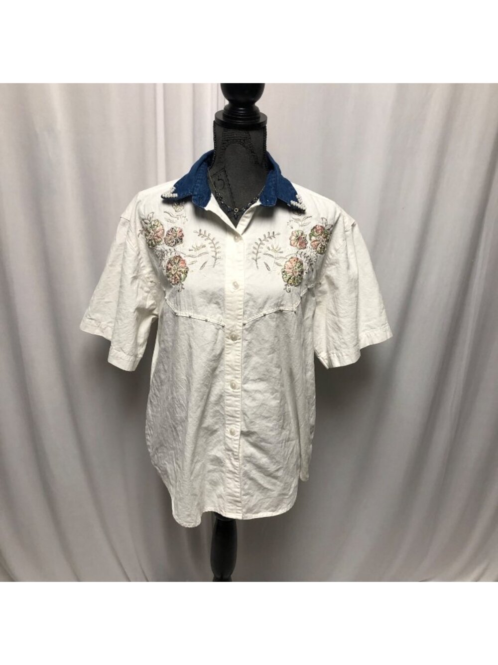 Jane Ashley Shirt Womens Size Medium Embroidered Bedazzled Floral Button Up VTG